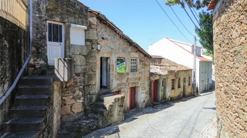 Moradia T3 para Venda em Ninho do Açor e Sobral do Campo