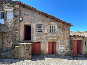 Moradia T3 para Venda em Ninho do Açor e Sobral do Campo