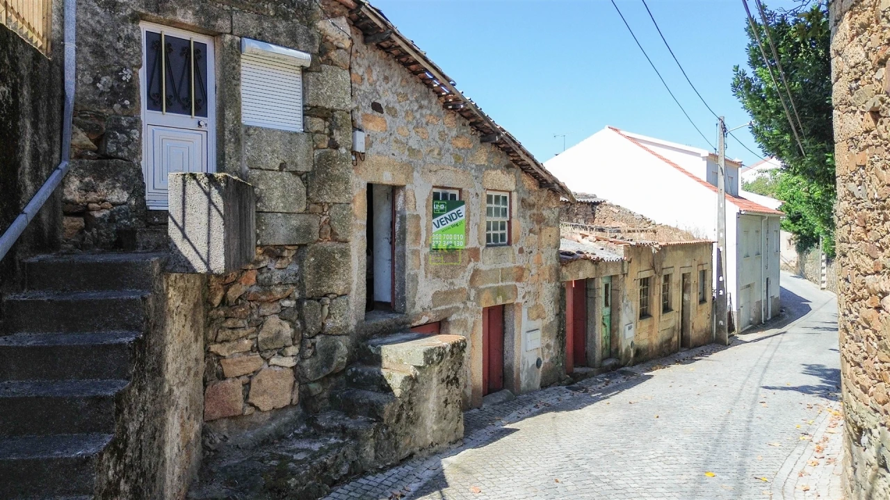 Moradia T3 para Venda em Ninho do Açor e Sobral do Campo Foto 1