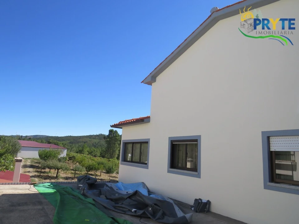 Moradia T3 para Venda em Sertã Foto 8