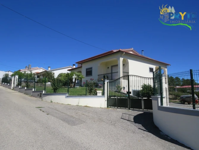 Moradia T3 para Venda em Sertã Foto 6