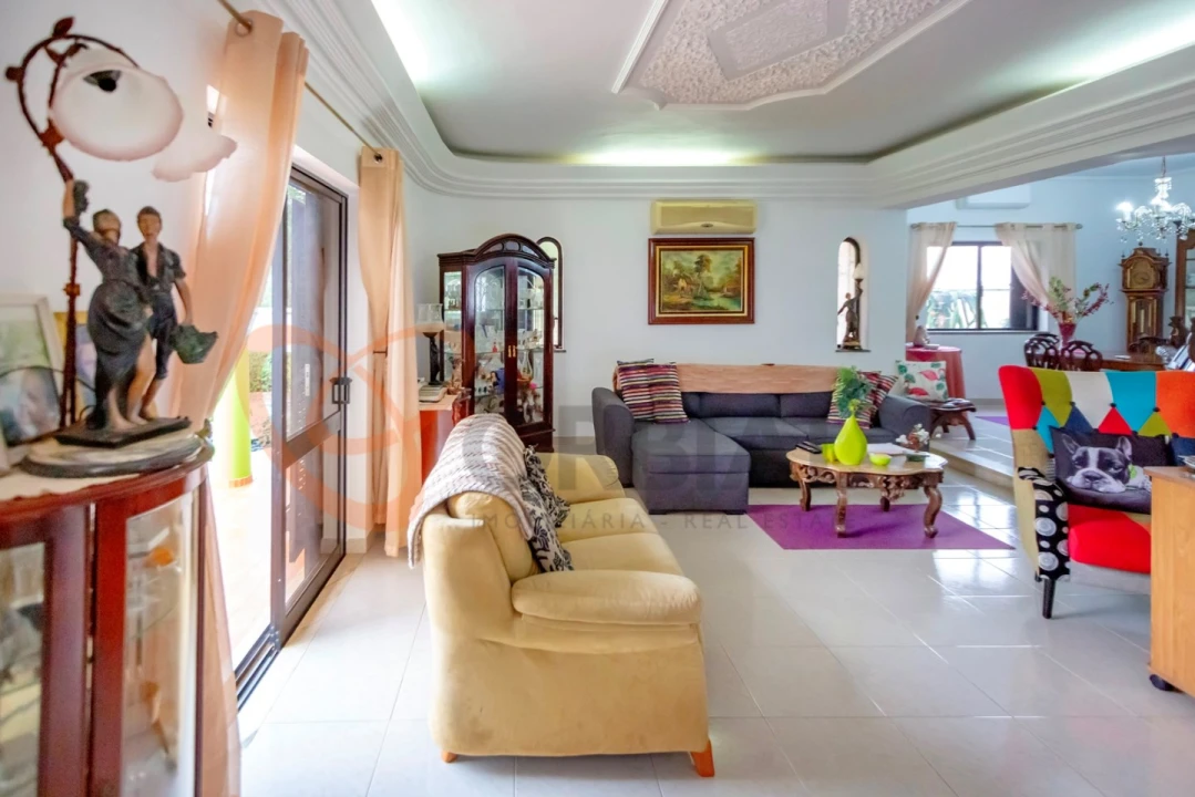 Moradia T4 para Venda em Paderne Foto 4