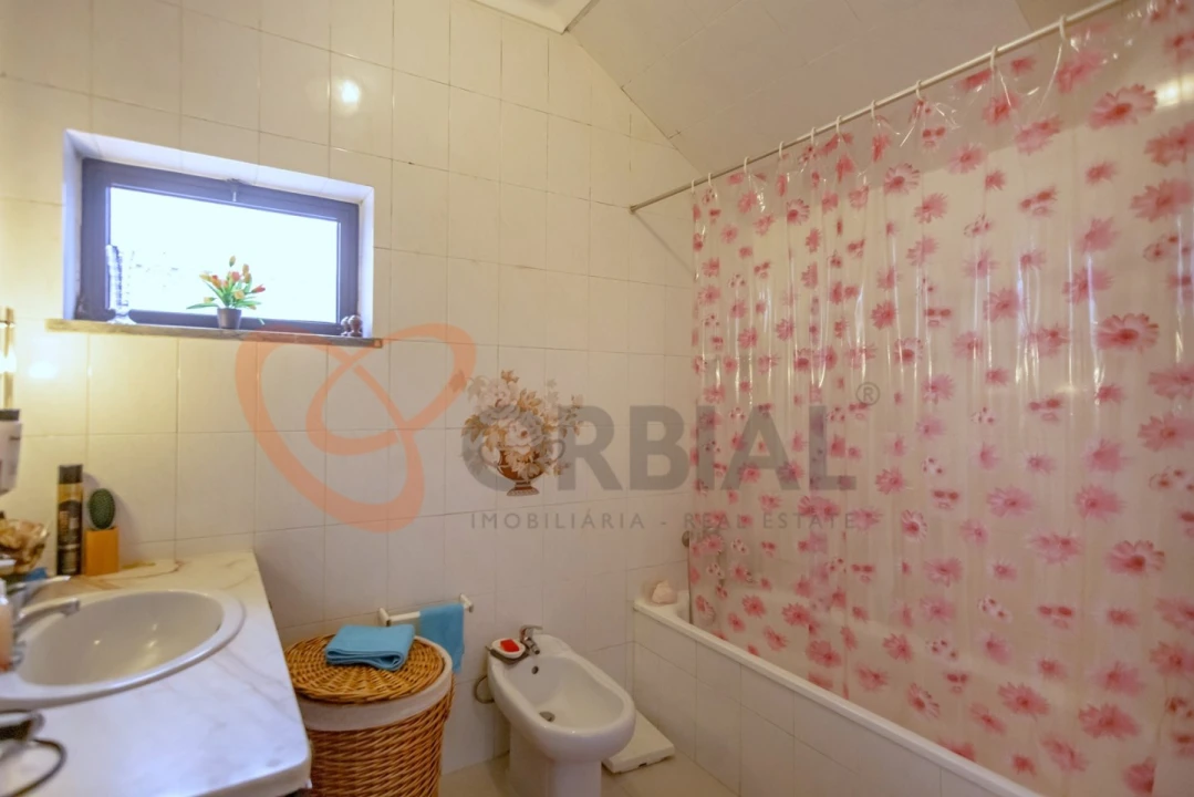 Moradia T4 para Venda em Paderne Foto 40