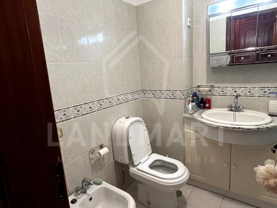 Apartamento T3 para Venda em Turquel Foto 15