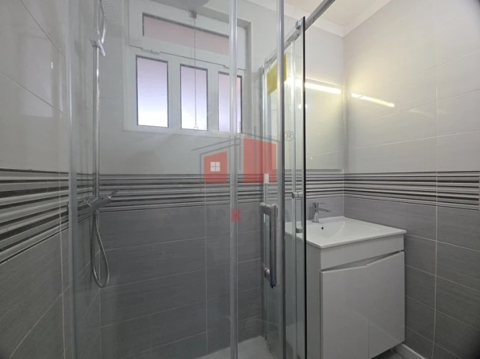 Apartamento T2 para Venda em Pontinha e Famões Foto 9