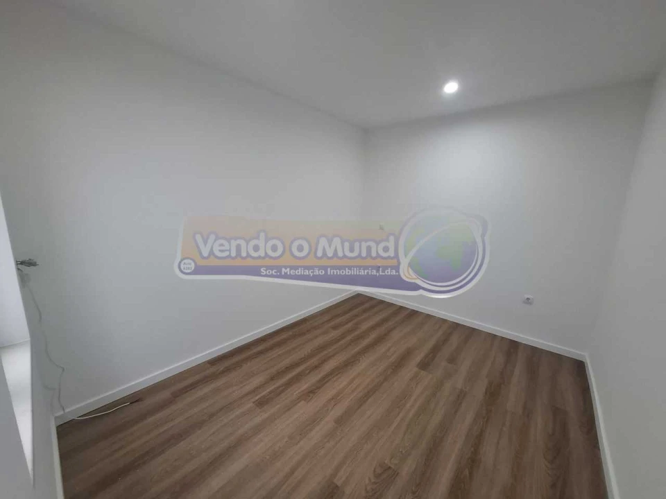 Moradia T2 para Venda em Benavente Foto 6
