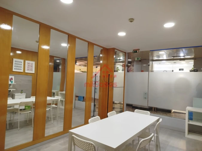 Loja para Arrendamento em Lumiar Foto 6