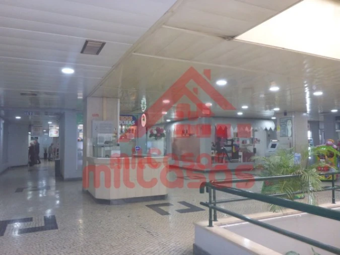 Loja para Arrendamento em Lumiar Foto 16