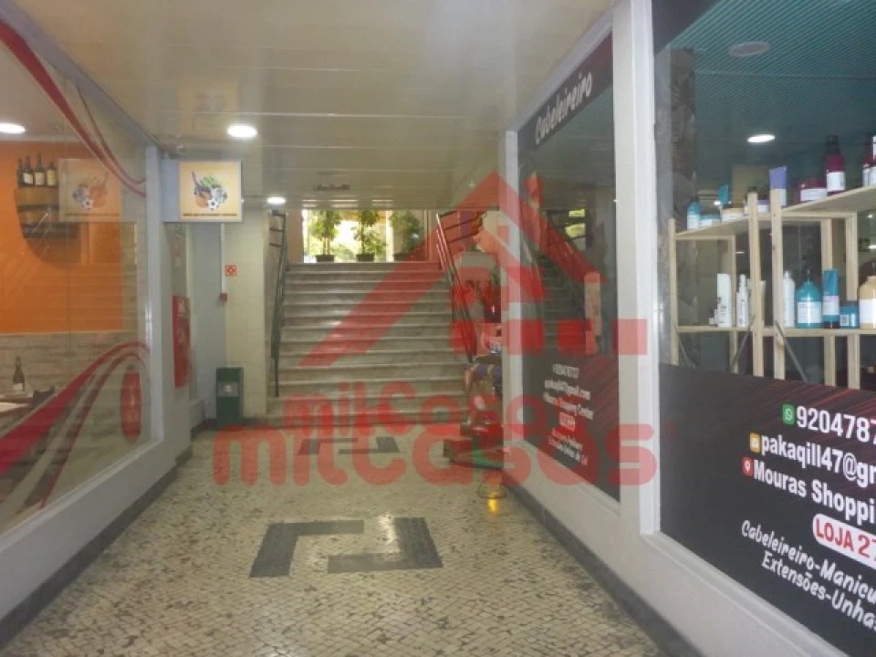 Loja para Arrendamento em Lumiar Foto 7