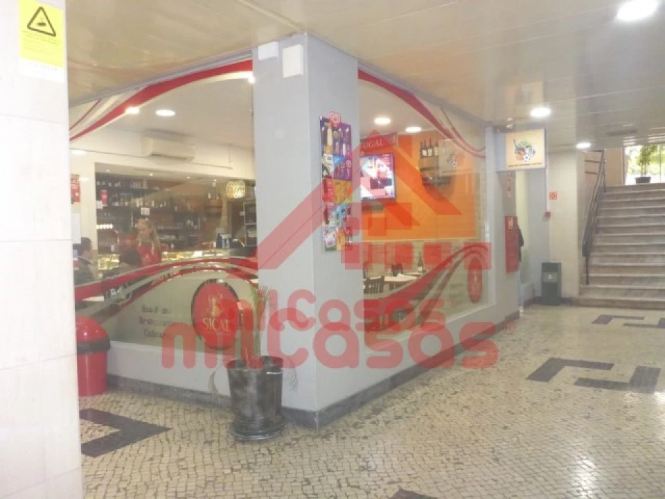 Loja para Arrendamento em Lumiar Foto 12