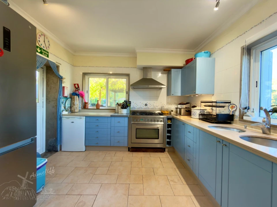 Moradia T4 para Venda em Santa Catarina da Fonte do Bispo Foto 3