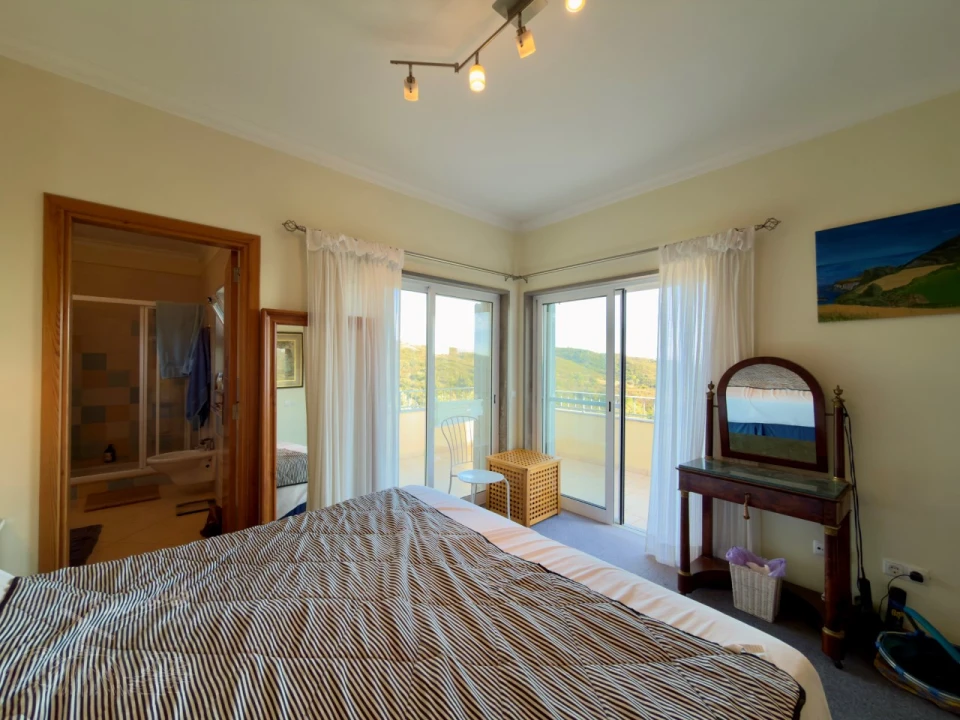 Moradia T4 para Venda em Santa Catarina da Fonte do Bispo Foto 25