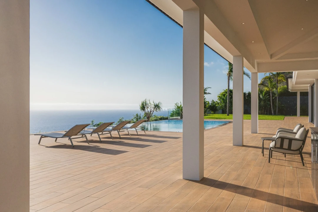 Moradia T5 para Venda em Arco da Calheta Foto 2