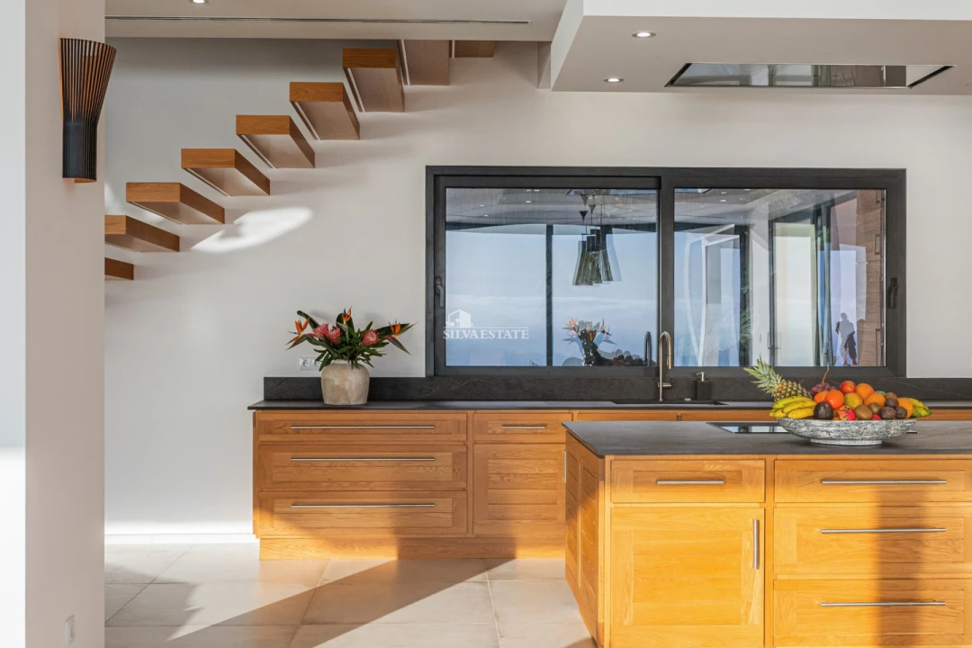 Moradia T5 para Venda em Arco da Calheta Foto 22