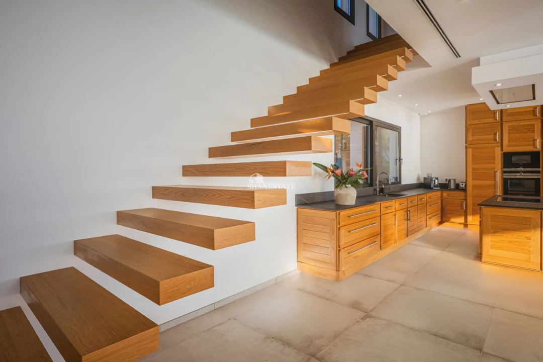 Moradia T5 para Venda em Arco da Calheta Foto 49