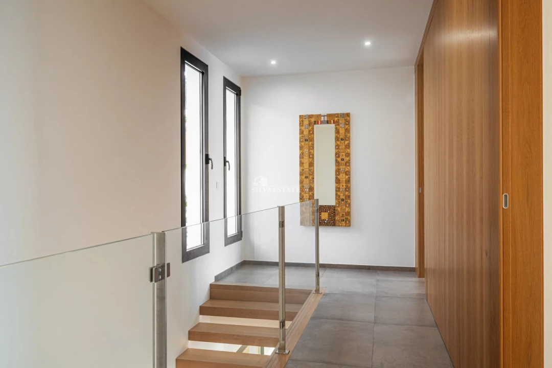 Moradia T5 para Venda em Arco da Calheta Foto 66