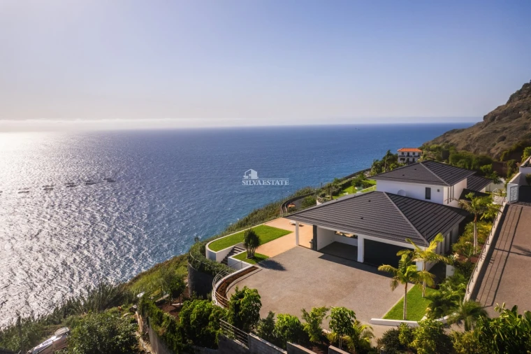 Moradia T5 para Venda em Arco da Calheta