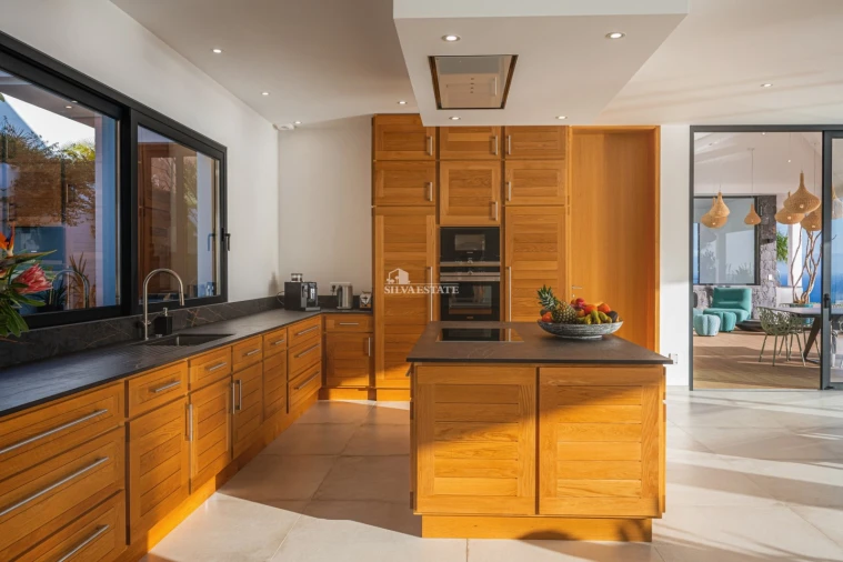 Moradia T5 para Venda em Arco da Calheta Foto 23