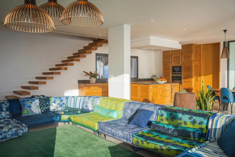 Moradia T5 para Venda em Arco da Calheta Foto 15