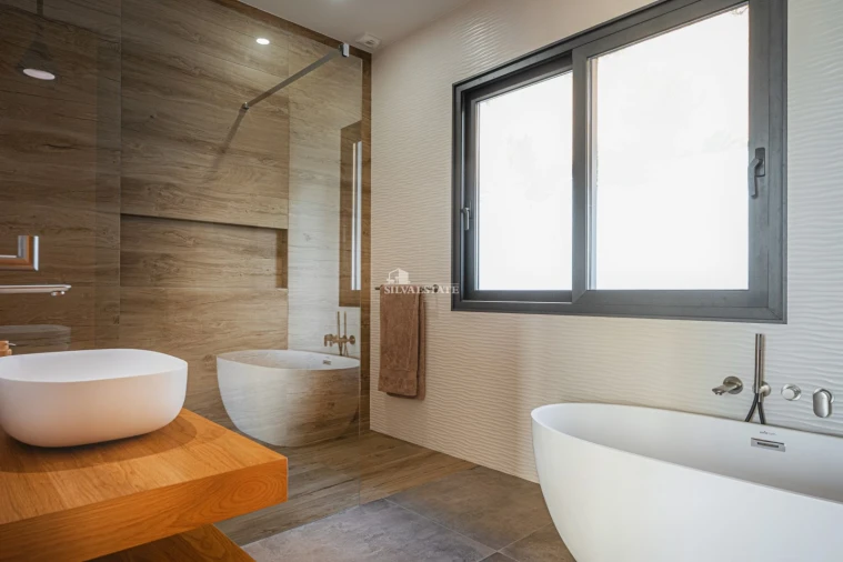 Moradia T5 para Venda em Arco da Calheta Foto 32