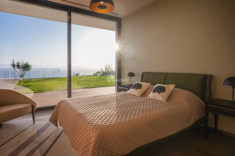 Moradia T5 para Venda em Arco da Calheta Foto 46