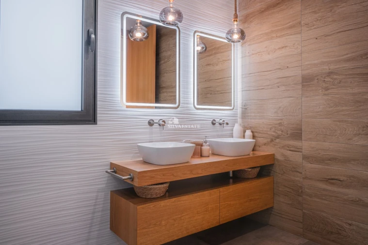 Moradia T5 para Venda em Arco da Calheta Foto 51