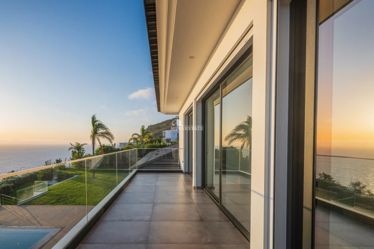 Moradia T5 para Venda em Arco da Calheta Foto 57