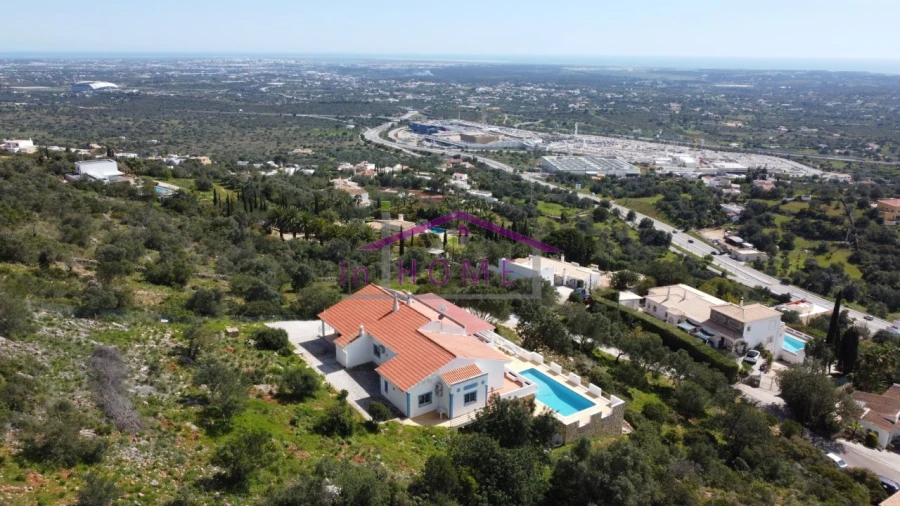 Moradia T3 para Venda em Santa Barbara de Nexe Foto 4