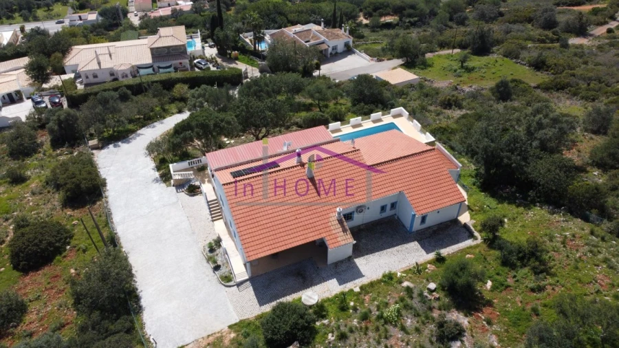 Moradia T3 para Venda em Santa Barbara de Nexe Foto 6