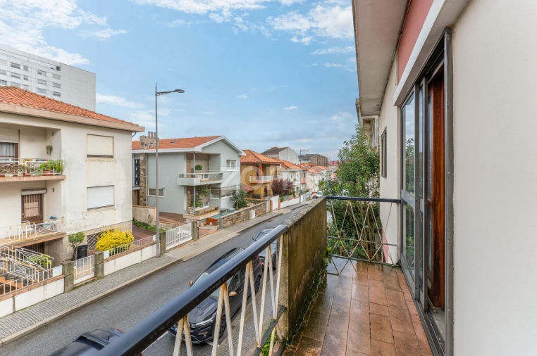 Moradia T6 para Venda em Mafamude e Vilar do Paraíso Foto 1