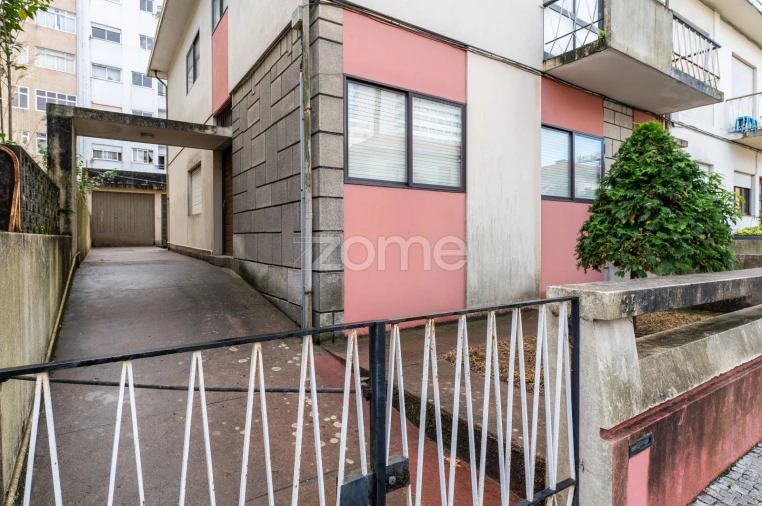 Moradia T6 para Venda em Mafamude e Vilar do Paraíso Foto 3