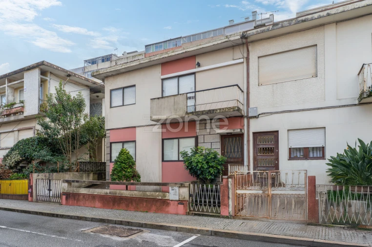 Moradia T6 para Venda em Mafamude e Vilar do Paraíso Foto 2