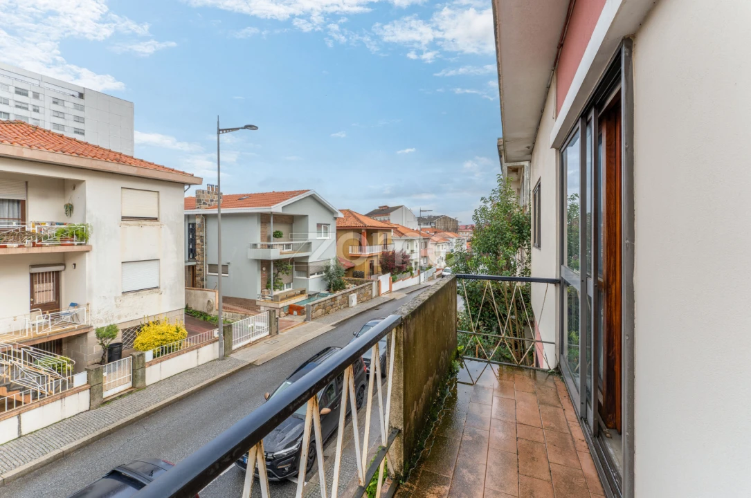 Moradia T6 para Venda em Mafamude e Vilar do Paraíso Foto 1