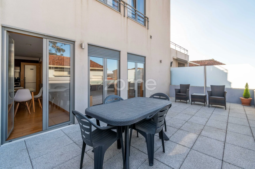Apartamento T1 para Arrendamento em Paranhos Foto 11
