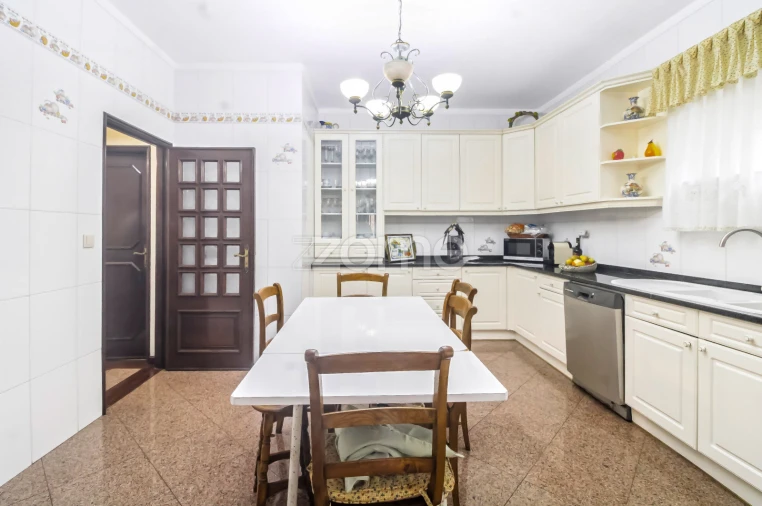 Moradia T5 para Venda em Gondomar (São Cosme), Valbom e Jovim Foto 29