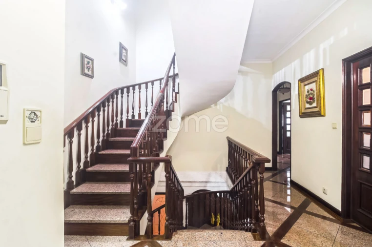 Moradia T5 para Venda em Gondomar (São Cosme), Valbom e Jovim Foto 6