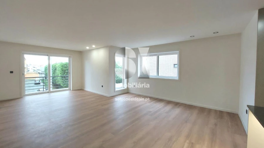 Apartamento T3 para Venda em Póvoa de Varzim, Beiriz e Argivai Foto 1