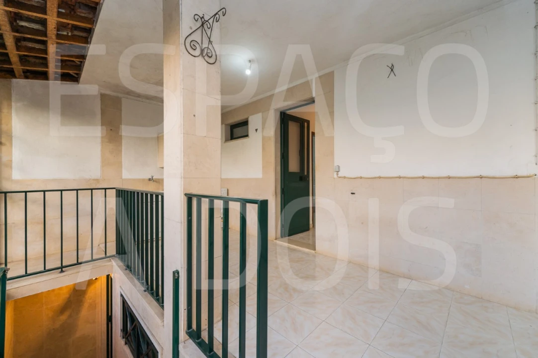 Moradia T5 para Venda em Barcarena Foto 24