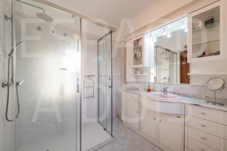 Moradia T5 para Venda em Barcarena Foto 54