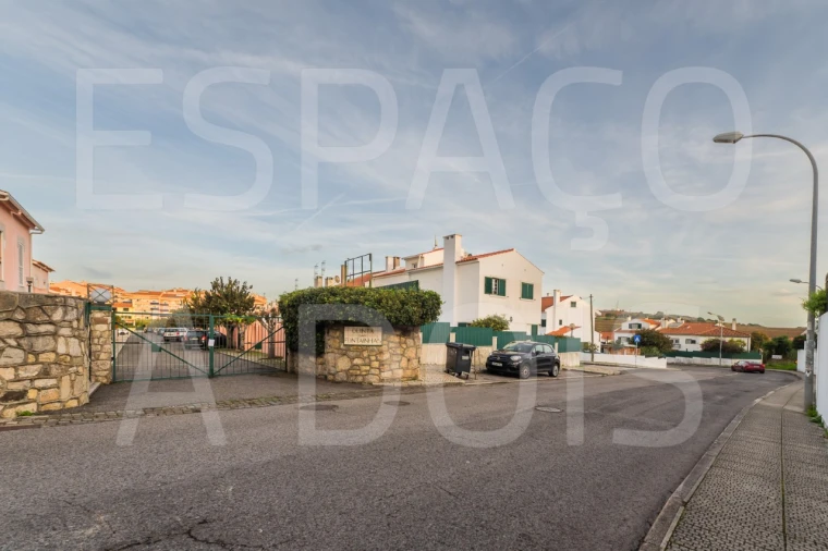 Moradia T5 para Venda em Barcarena Foto 118