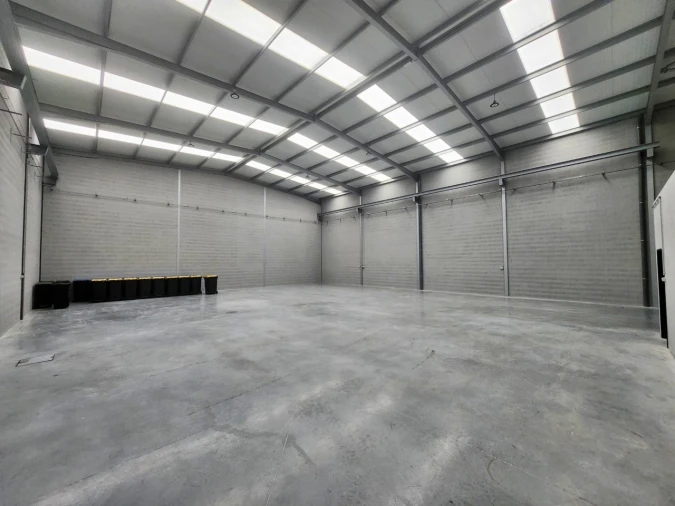 Armazém para Arrendamento em Milheiros Foto 12