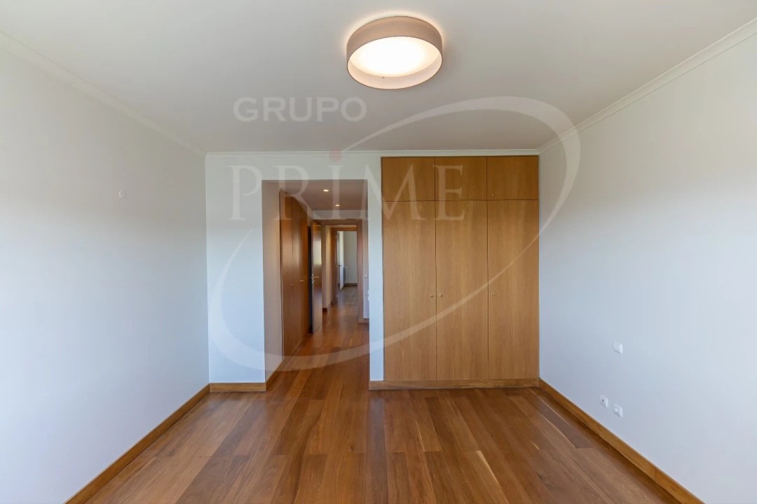 Apartamento T4 para Arrendamento em Aldoar, Foz do Douro e Nevogilde Foto 16