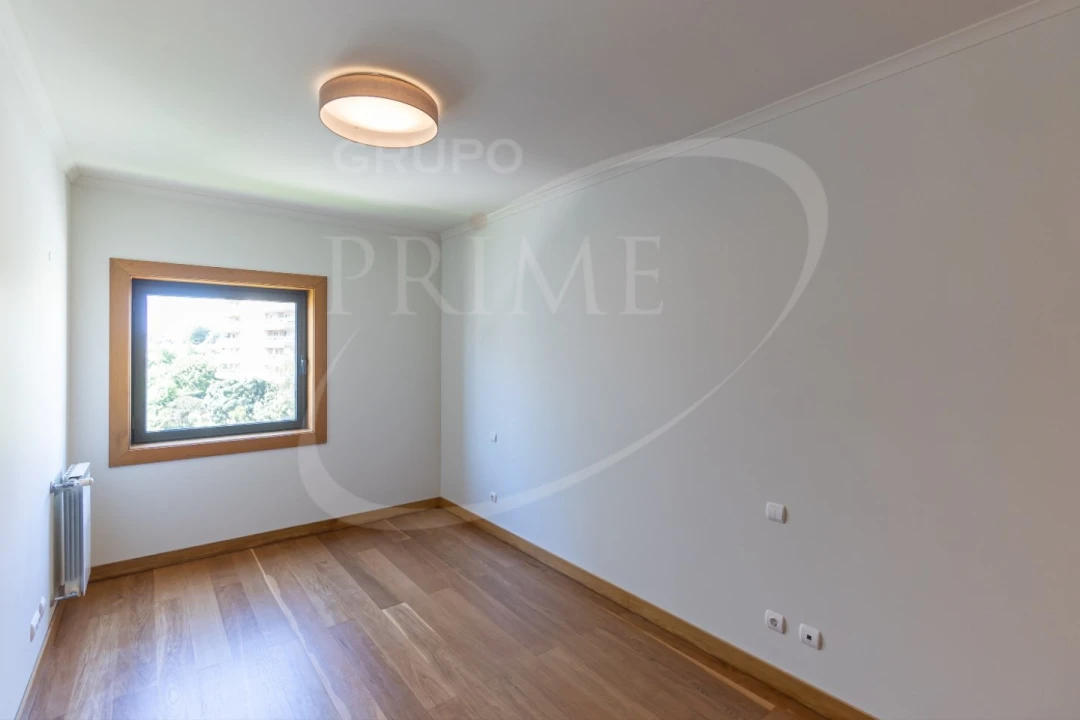 Apartamento T4 para Arrendamento em Aldoar, Foz do Douro e Nevogilde Foto 23