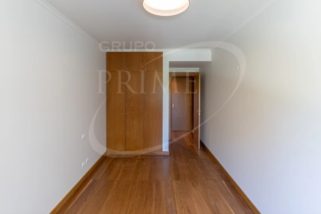 Apartamento T4 para Arrendamento em Aldoar, Foz do Douro e Nevogilde Foto 24