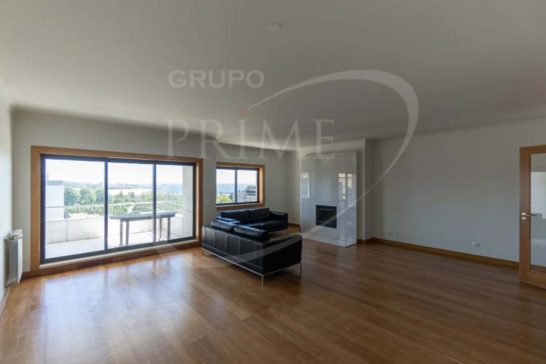 Apartamento T4 para Arrendamento em Aldoar, Foz do Douro e Nevogilde Foto 1