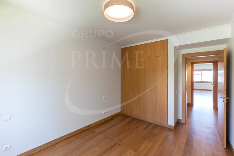 Apartamento T4 para Arrendamento em Aldoar, Foz do Douro e Nevogilde Foto 20