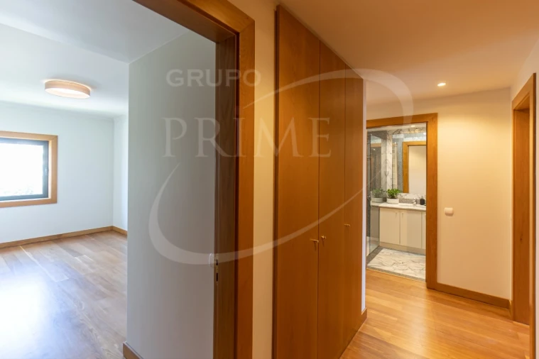 Apartamento T4 para Arrendamento em Aldoar, Foz do Douro e Nevogilde Foto 21