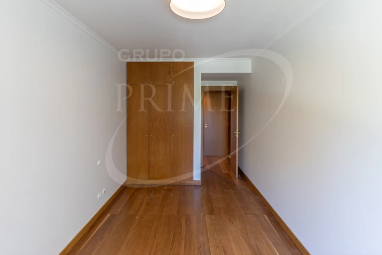 Apartamento T4 para Arrendamento em Aldoar, Foz do Douro e Nevogilde Foto 24