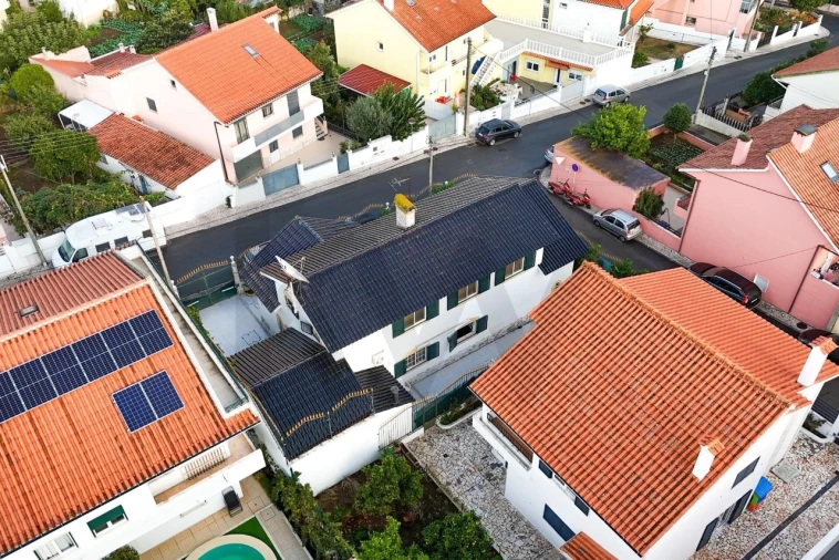 Moradia T4 para Venda em Pontinha e Famões Foto 6