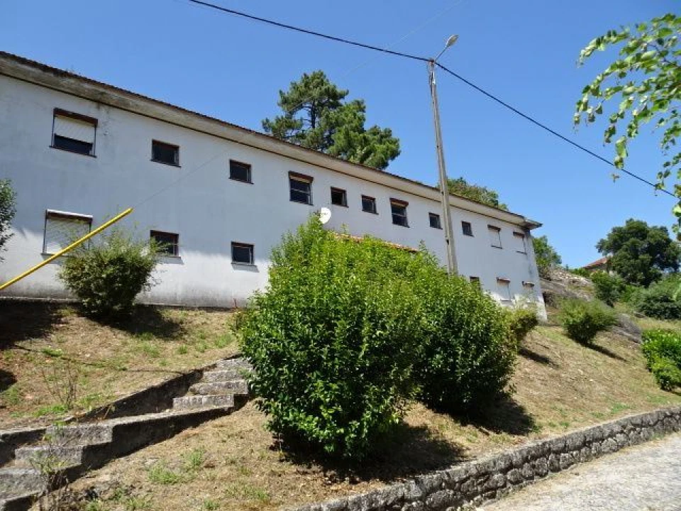 Prédio para Venda em Valdosende Foto 2